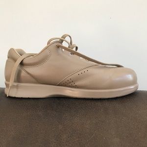 east Spirt Free Time Shoe.